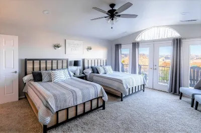 Large Lake View Vacation Home: Overlooks Lake Powell, Near Horseshoe Bend