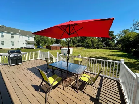 Cozy home 5 minutes to shopping center, HC college, 2 kitchens, 2 living rooms