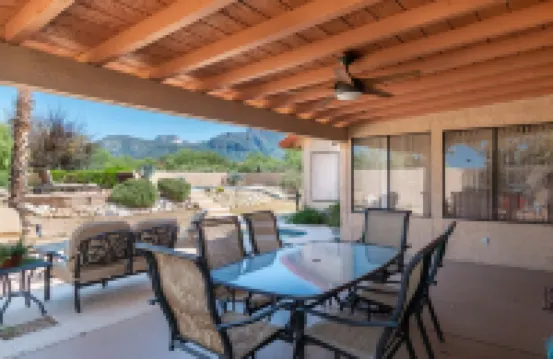 PRIVATE CONTEMPORARY HOME WITH BREATHTAKING MOUNTAIN VIEWS