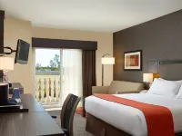 Holiday Inn Express & Suites NAPLES DOWNTOWN - 5TH AVENUE by IHG Hotels in Collier County