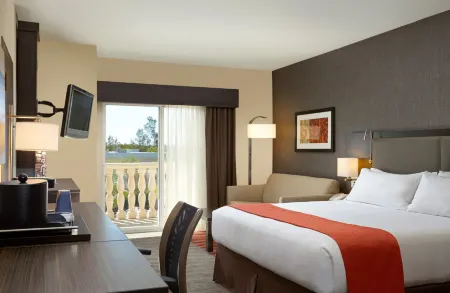Holiday Inn Express & Suites NAPLES DOWNTOWN - 5TH AVENUE by IHG