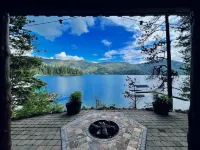 Pine View Cabin: Rustic Hayden Lake Cabin with Bunkhouse and Private Dock - Chalets