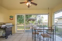3/2 Beach House Close to Beach: Kid and Pet Friendly!