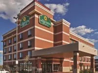La Quinta Inn & Suites by Wyndham Edmond فنادق في Edmond