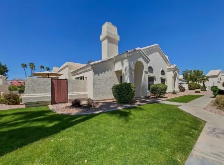 Perfect Chandler Getaway – Cozy Condo in the Heart of the East Valley! Отели в г. Чендлер