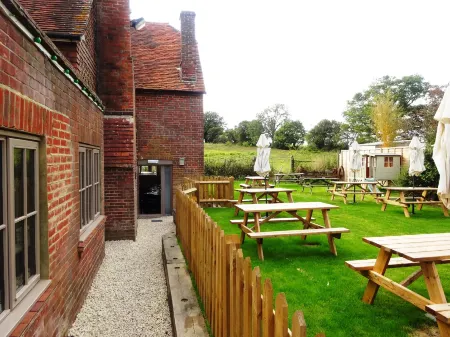 The Windmill Inn Отели рядом с достопримечательностью «Суон Уолк»