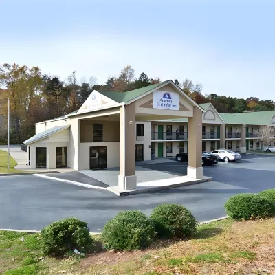 TownePlace Suites Greensboro Coliseum Area Hotels near Friendly Center