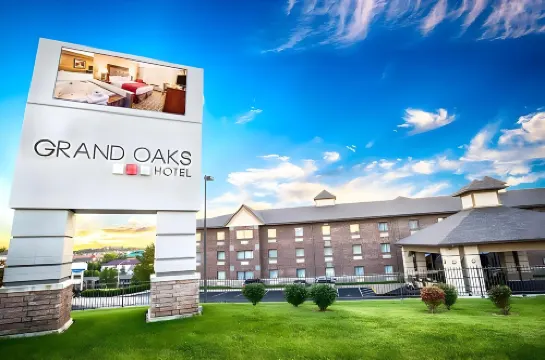 Grand Oaks Hotel