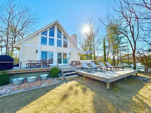 Family Friendly Waterfront Home - Private Dock, Kayaks, Fire Pit, Grill, Deck Hotels in Middlesex County