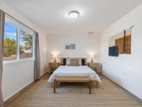 Casa Mestiza- Spacious with Fire Pit, Near Town Hotels in Yucca Valley