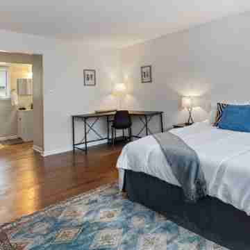 Coveted Location:Downtown Lake Forest 3/2.5 Duplex Rooms