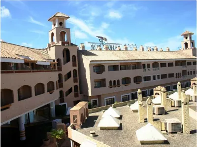 Estudios Turísticos Bahia Sur Hotels near Plazoleta Del Merendero