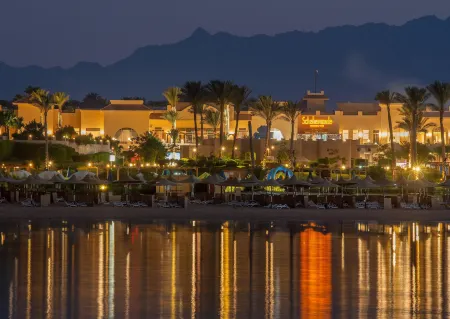 克婁巴特拉馬卡迪灣豪華度假飯店