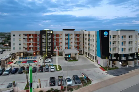 Home2 Suites by Hilton Galveston Hotels near 1859 Ashton Villa