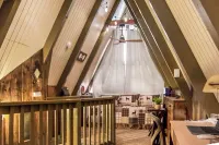 Charming A Frame 2-bedroom cabin with WiFi, AC in beautiful Rimforest