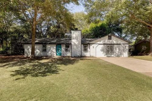 Home away from Home: Charming 3-bedroom house in delightful Bonaire with AC WiFi