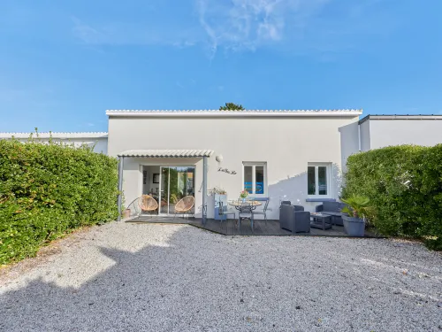 Lésaro Hotels in Saint-Jean-de-la-Riviere