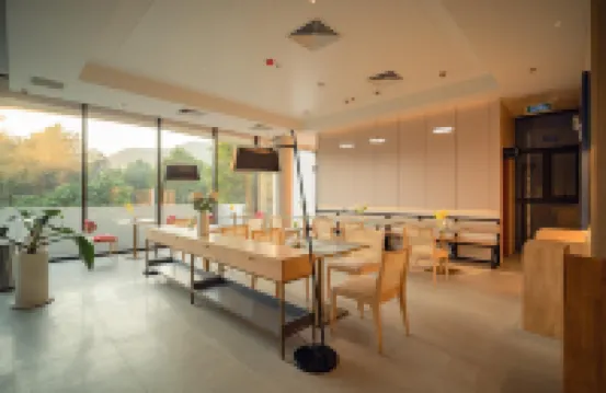 아도르 호텔 & 스파