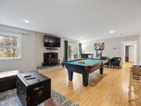 Comfortable & Spacious 5BD/3BA - Walk to State College HS and 5 min Uber to PSU Hotels in State College