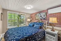 Private Romantic Lodgings Located in Wine Cellar Overlooking Canyon Lake