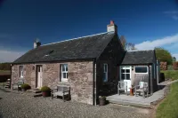 Award-Winning 5 Star Luxury Private Retreat - Hot Tub, Tennis, Fishing, Horses Hôtels à proximité de : Auchterarder Parish Church