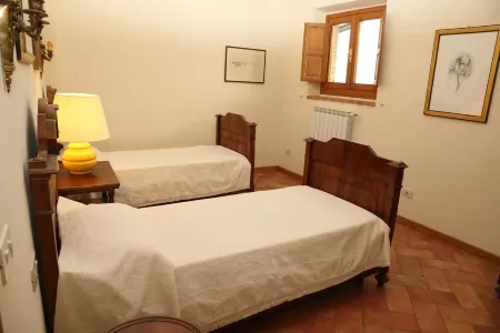 Apartment in ancient villa with swimming pool: ideal for relaxing and visiting cities of art