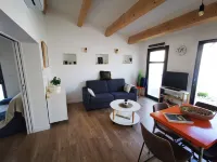 Magnificent gîte T2, 50 m2, shady garden, quiet, near pond and cures Hotel di Balaruc-le-Vieux