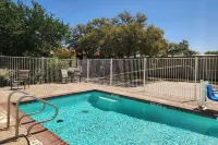 Baymont by Wyndham San Antonio Airport - Pools