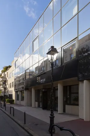 Appart hôtel 37 Lodge la Défense Courbevoie Отели рядом с достопримечательностью «Парк Бекон»