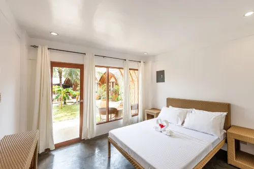 Tropical Temple Siargao Resort فنادق في جنرال لونا