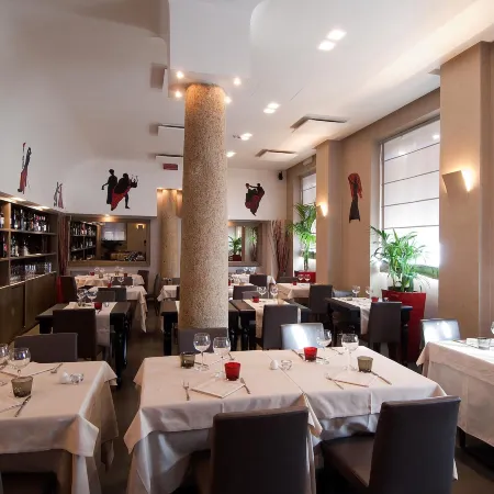 Hotel Sempione Отели рядом с достопримечательностью «Комплекс 10 Corso Como»