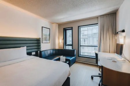 Le Dauphin Montréal Centre-Ville Отели рядом с достопримечательностью «Университет Макгилла»