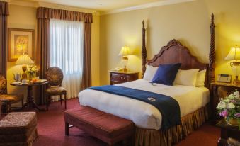 Carlton Hotel