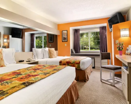 Hometown Inn & Suites Jacksonville Butler Blvd./Southpoint Hotels in Jacksonville