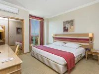 Riviera Hotel Hotel dekat Pantai Poca