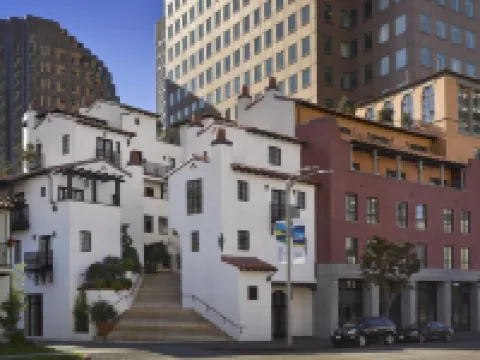 Plaza la Reina Hotels near University of California, Los Angeles
