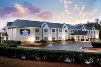 Microtel Inn & Suites by Wyndham Southern Pines / Pinehurst Hotels in Aberdeen