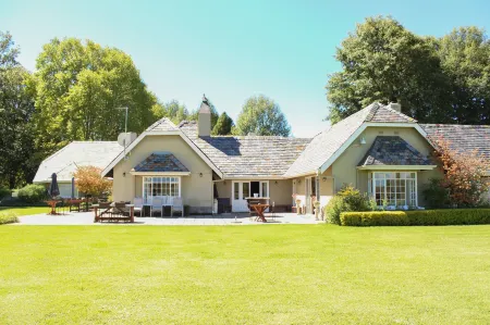 Moorcroft Manor Boutique Country Hotel