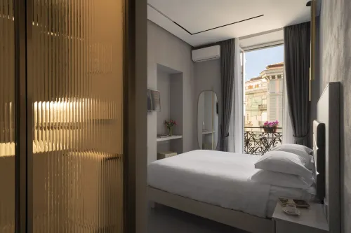 The Grey Hotels in Naples