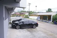 Pinthira Resort - parking