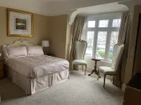 Entire Seaside Home, Sleeps 8, All en-Suite Rooms Hotels in Wallasey