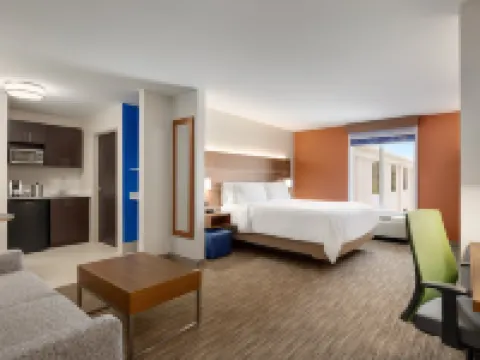 Holiday Inn Express & Suites AUBURN - UNIVERSITY AREA by IHG Hotels in Auburn