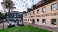 SL'Otel im Parforcehaus - parking