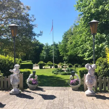 Lynge Kro & Hotel Отели рядом с достопримечательностью «Фредериксборг»