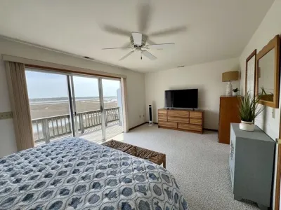 The View-Waterfront, Views of Assateague & Lighthouse, Shared Crabbing Pier Hotel in zona Captain Timothy Hill House