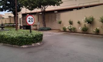 Quiet, Very Specious Apartment in Dainfern