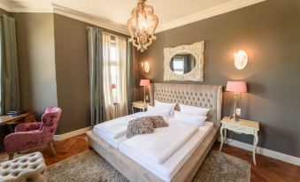 Schlosshotel Steinburg