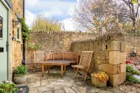 Granary Cottage - Luxury Barn Conversion Hotels near Ivy Lodge