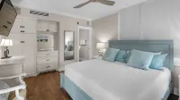 Modern Gulf Place Unit with Gulf Views & Amazing Amenities
