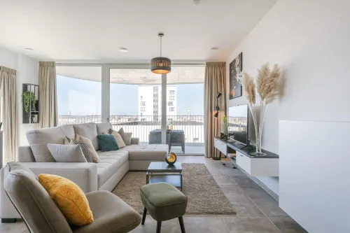 Bright apartment with seaview